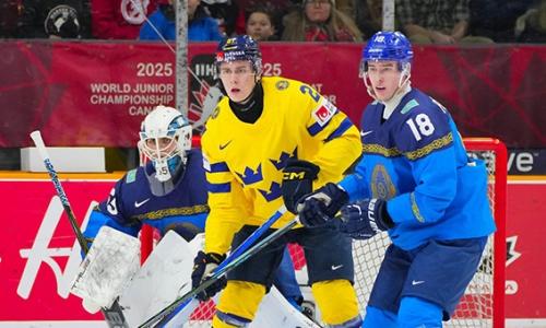 A 19-year-old hockey player from Kazakhstan made his debut in Canada.